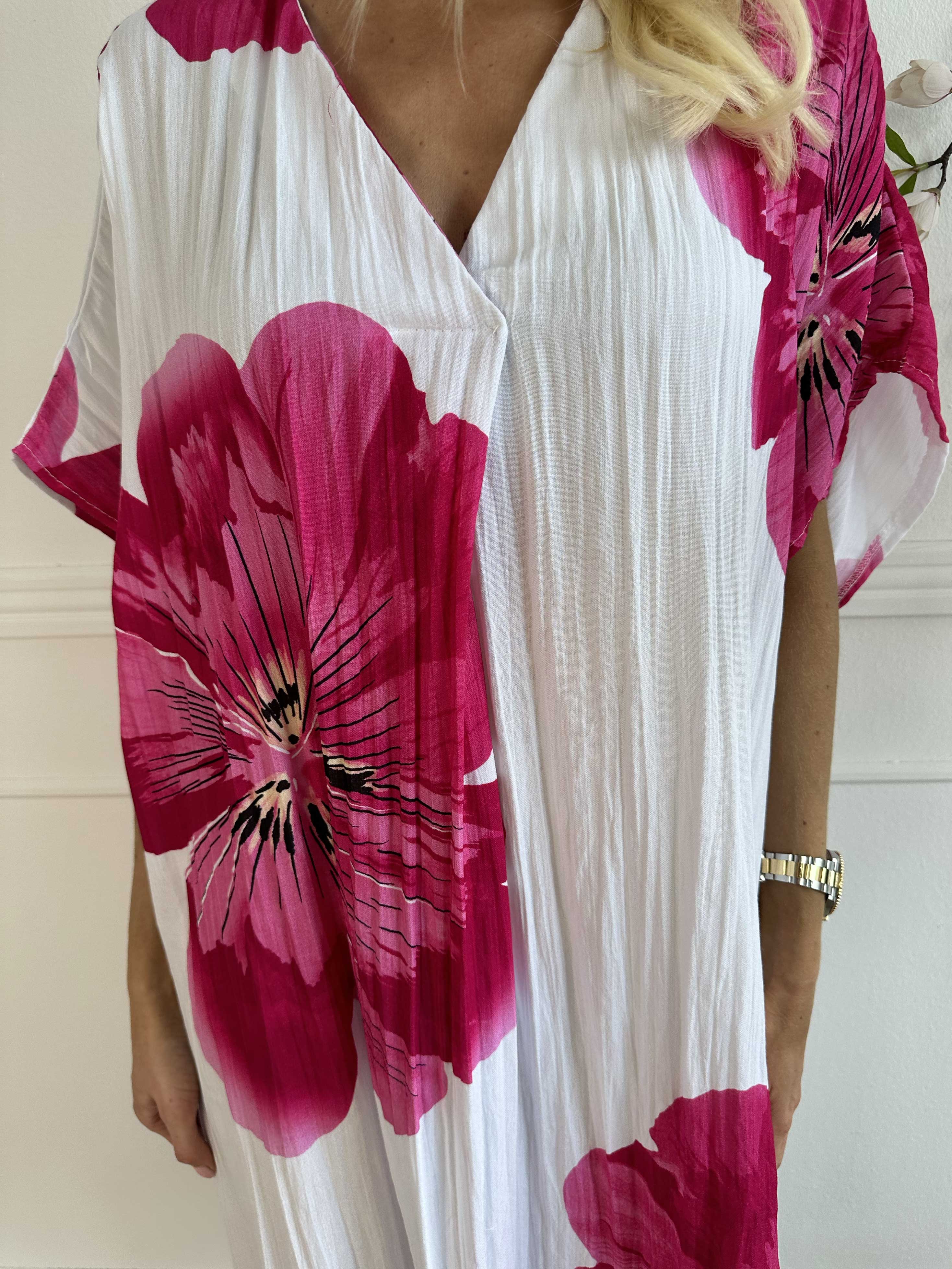 Aya - Blommig t-shirtklänning i viskos